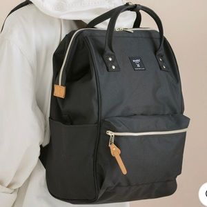 Anello Large Backpack 22L capacity 15” laptop compartment